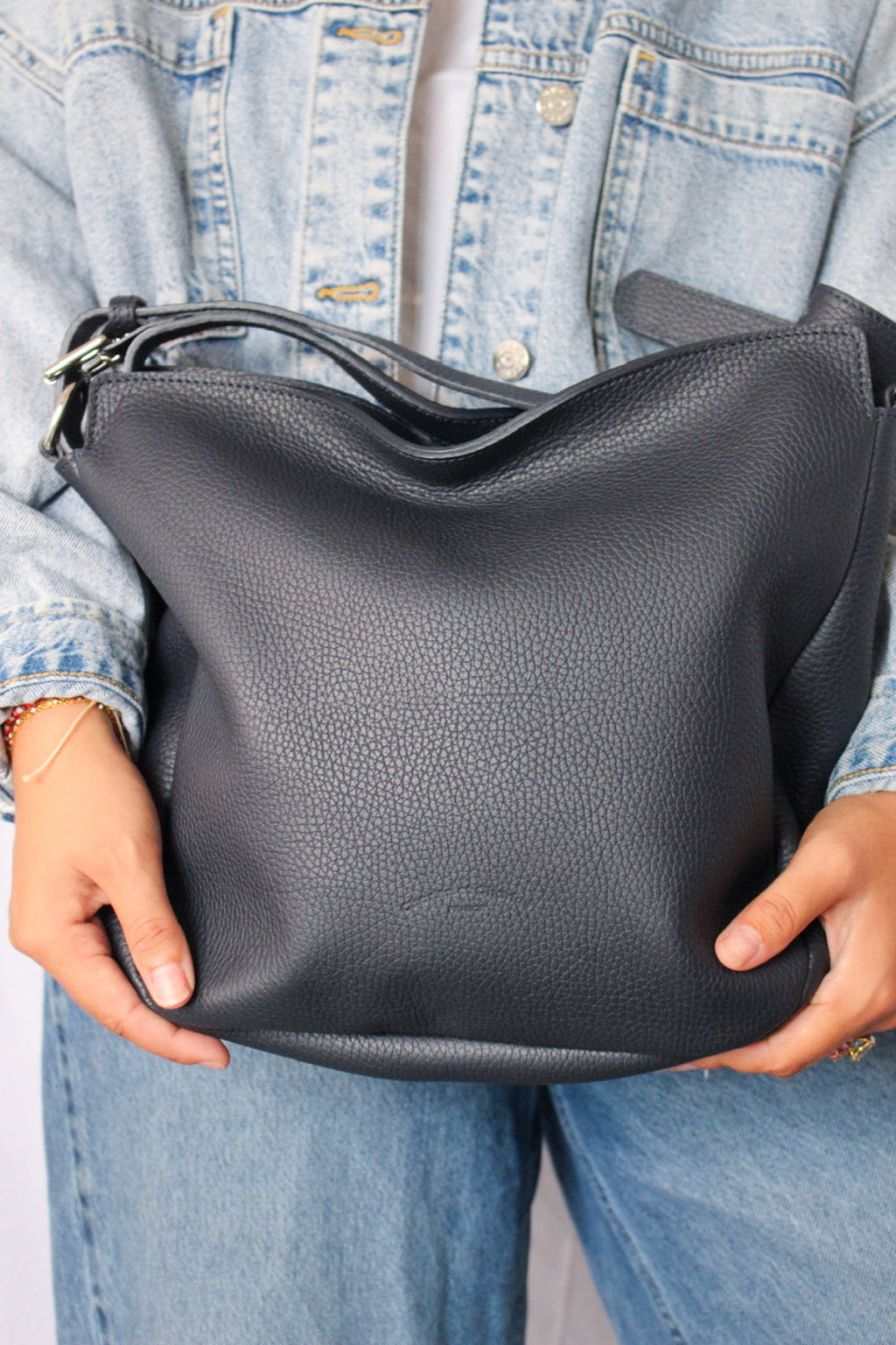 sac hobo cuir marine, maroquinerie de qualité française