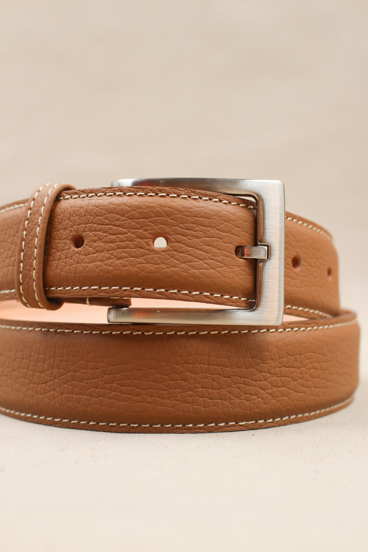 Ceinture gold cuir grainé bombée, maroquinerie artisanale française de qualité