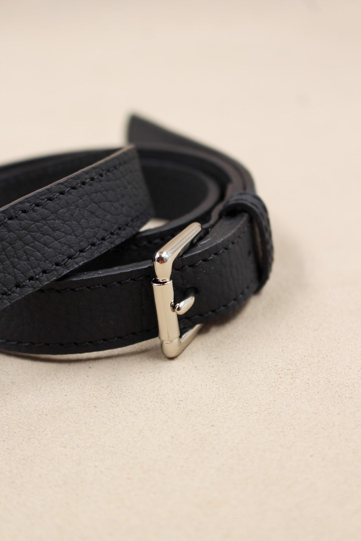 Bandoulière cuir grainé de qualité, accessoire maroquinerie