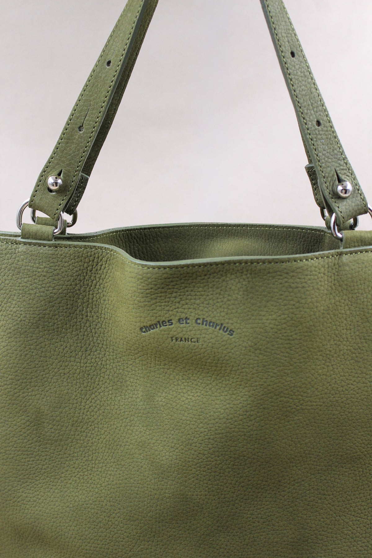 Cuir véritable sac kaki intemporel maroquinerie