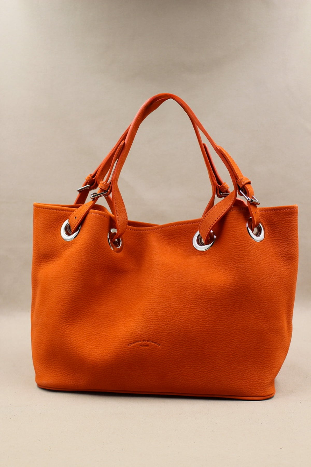 Cabas généreux minimaliste en cuir