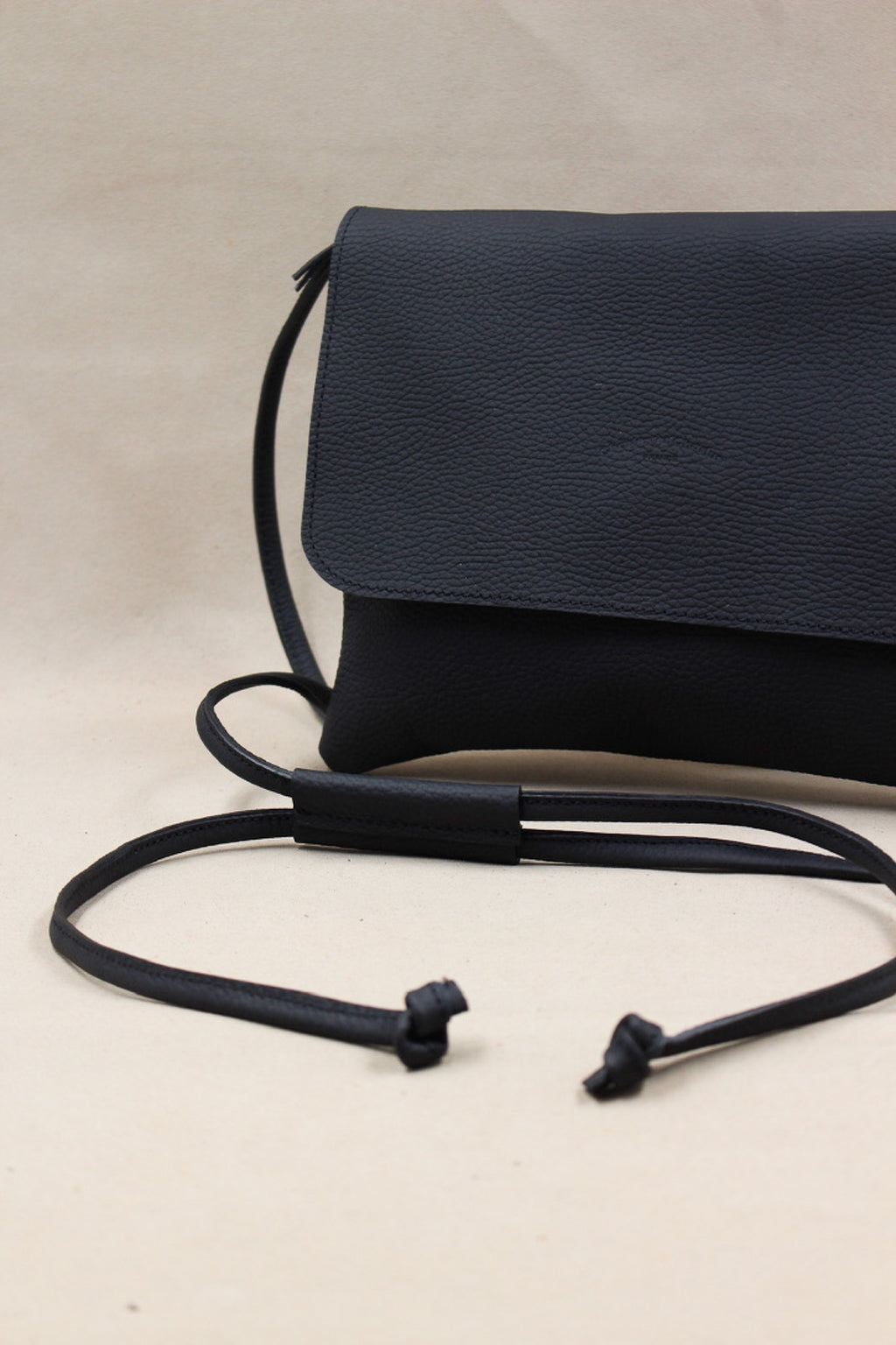 Pochette plate cuir artisanal de qualité