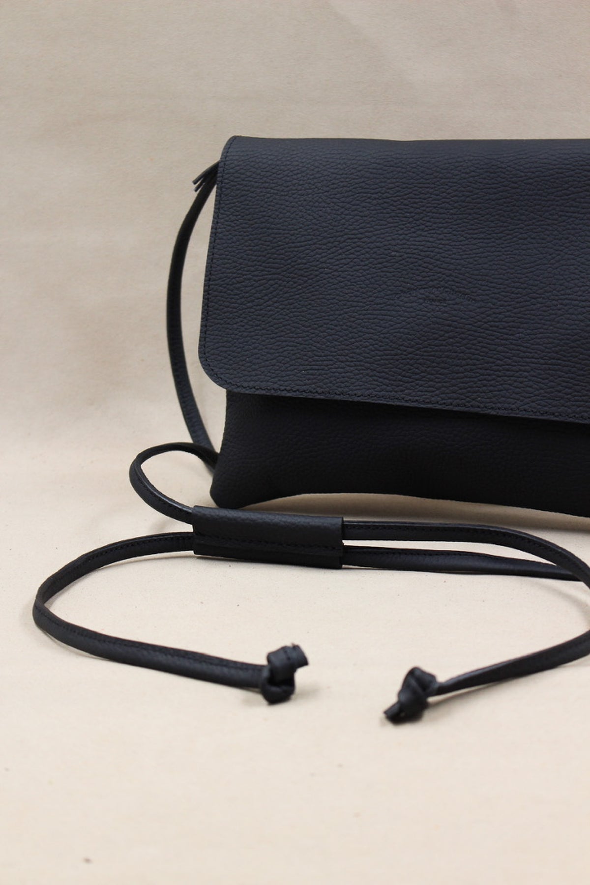 Pochette plate cuir artisanal de qualité