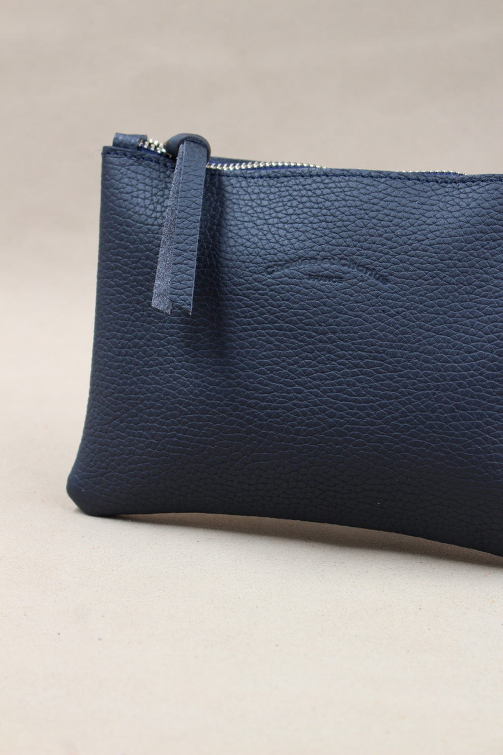 La Trousse cuir grainé, pochette élégante de qualité