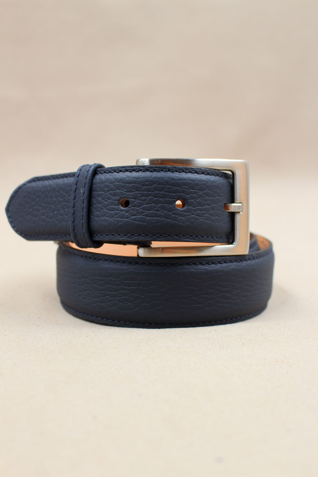 La Ceinture cuir grainé bleu marine, ceinture élégante 35mm artisanale made in France