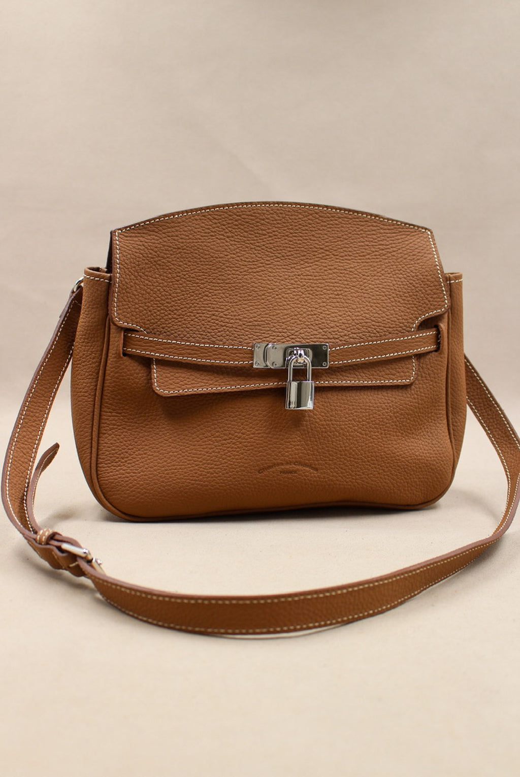 Sac rabat cuir grainé fermoir 