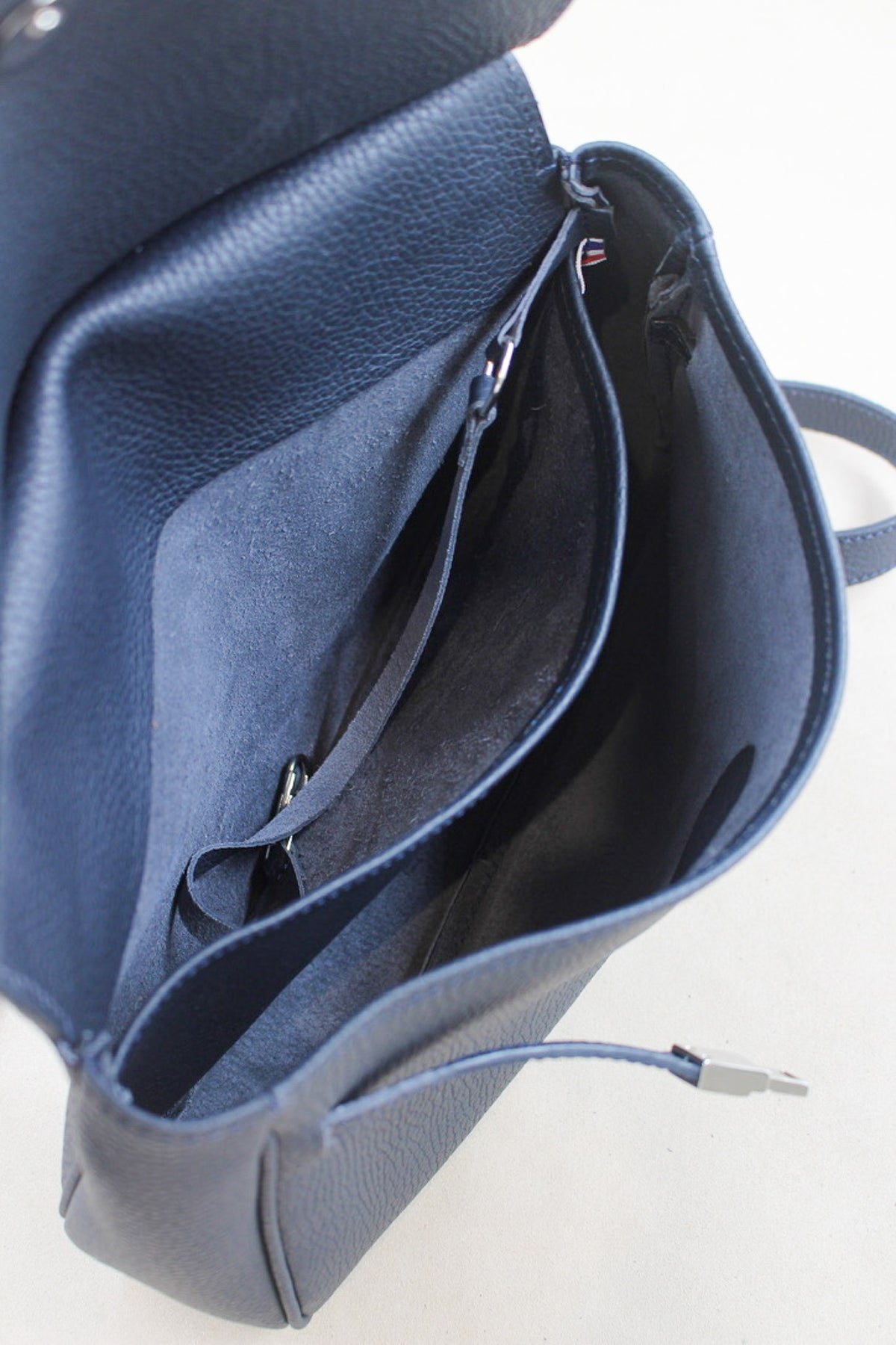 Sac crossbody grainé fermoir argenté