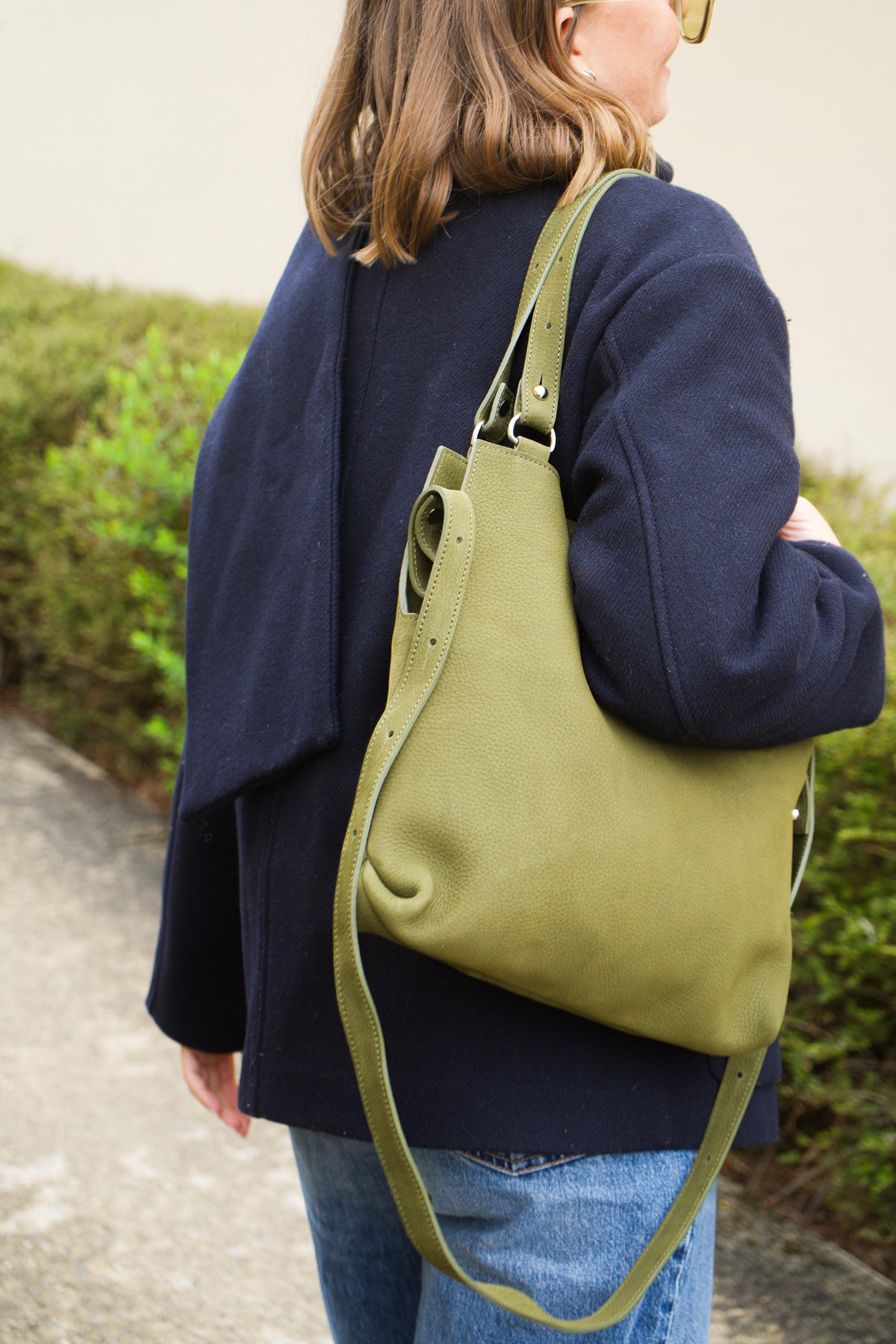 cuir nubuck kaki, sac minimaliste artisanal made in France