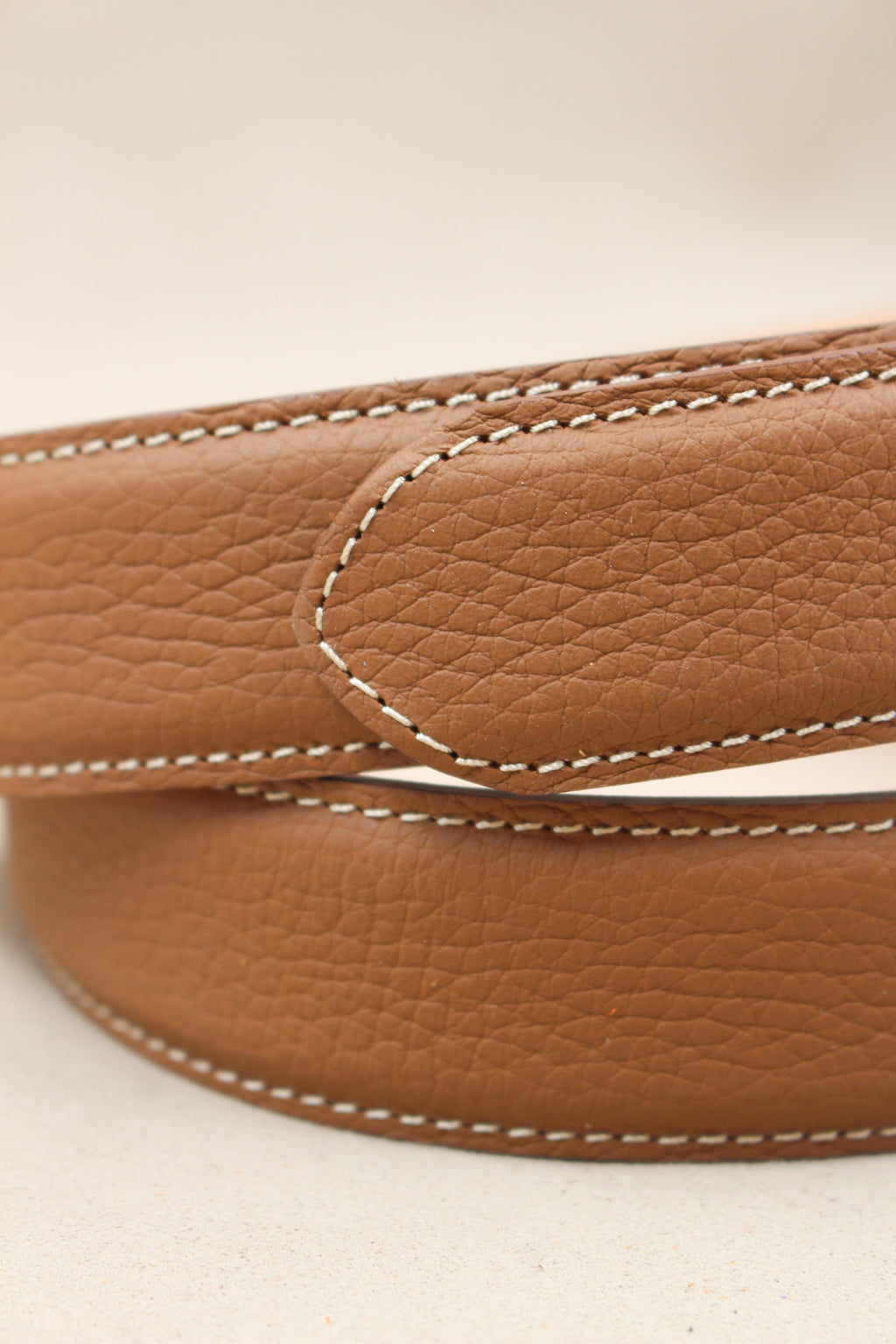La Ceinture cuir grainé bombée marron camel, boucle argentée fabriqué France