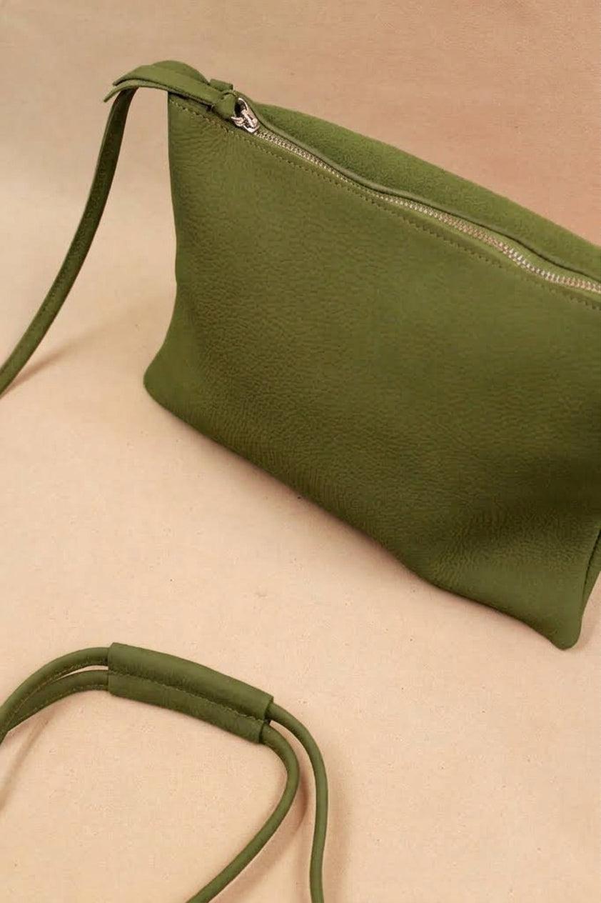 sac kaki en cuir bandoulière artisanal made in France